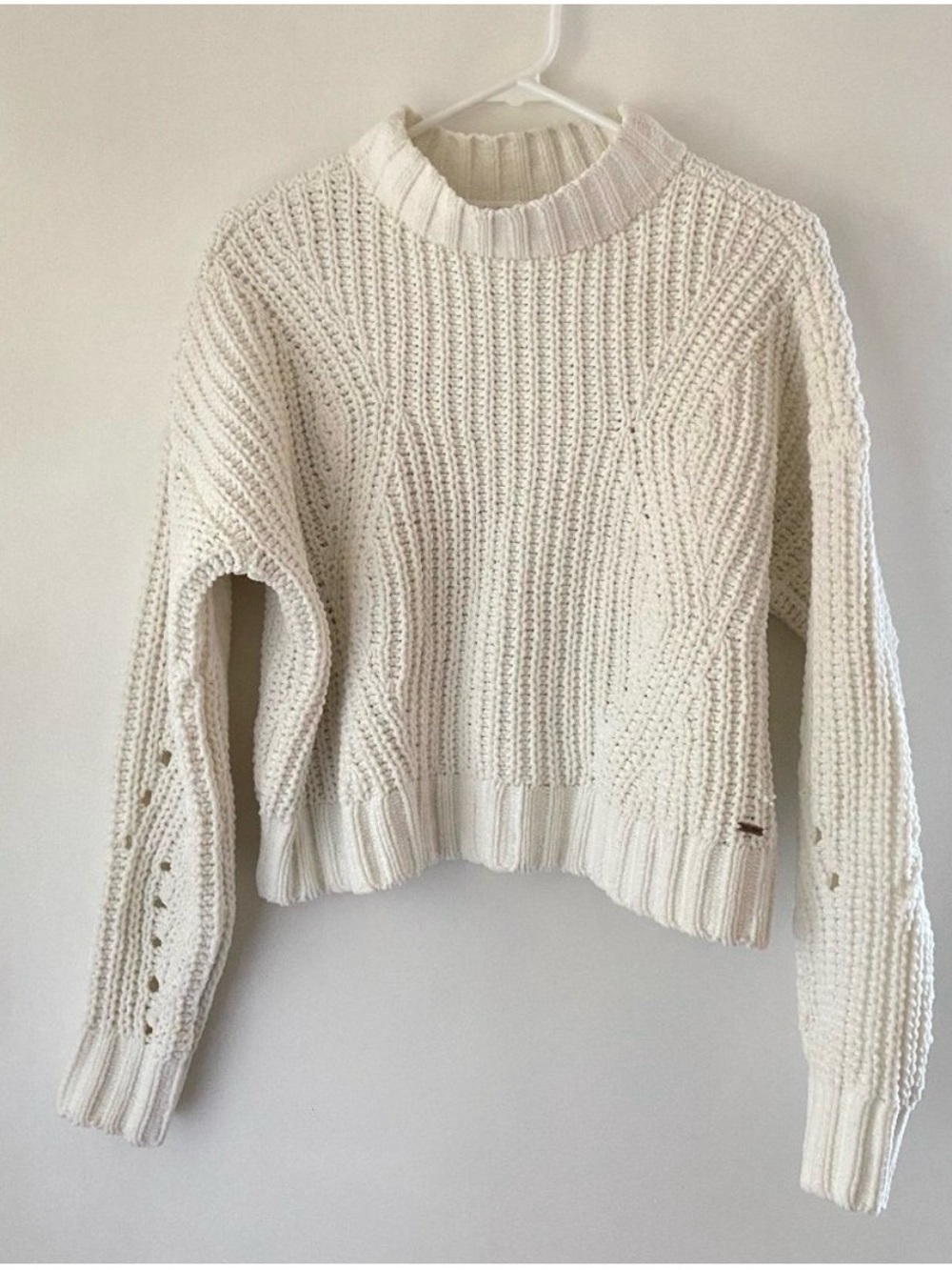 Hollister Off-White Chunky Knit Crew Sweater - Picture 3 of 4